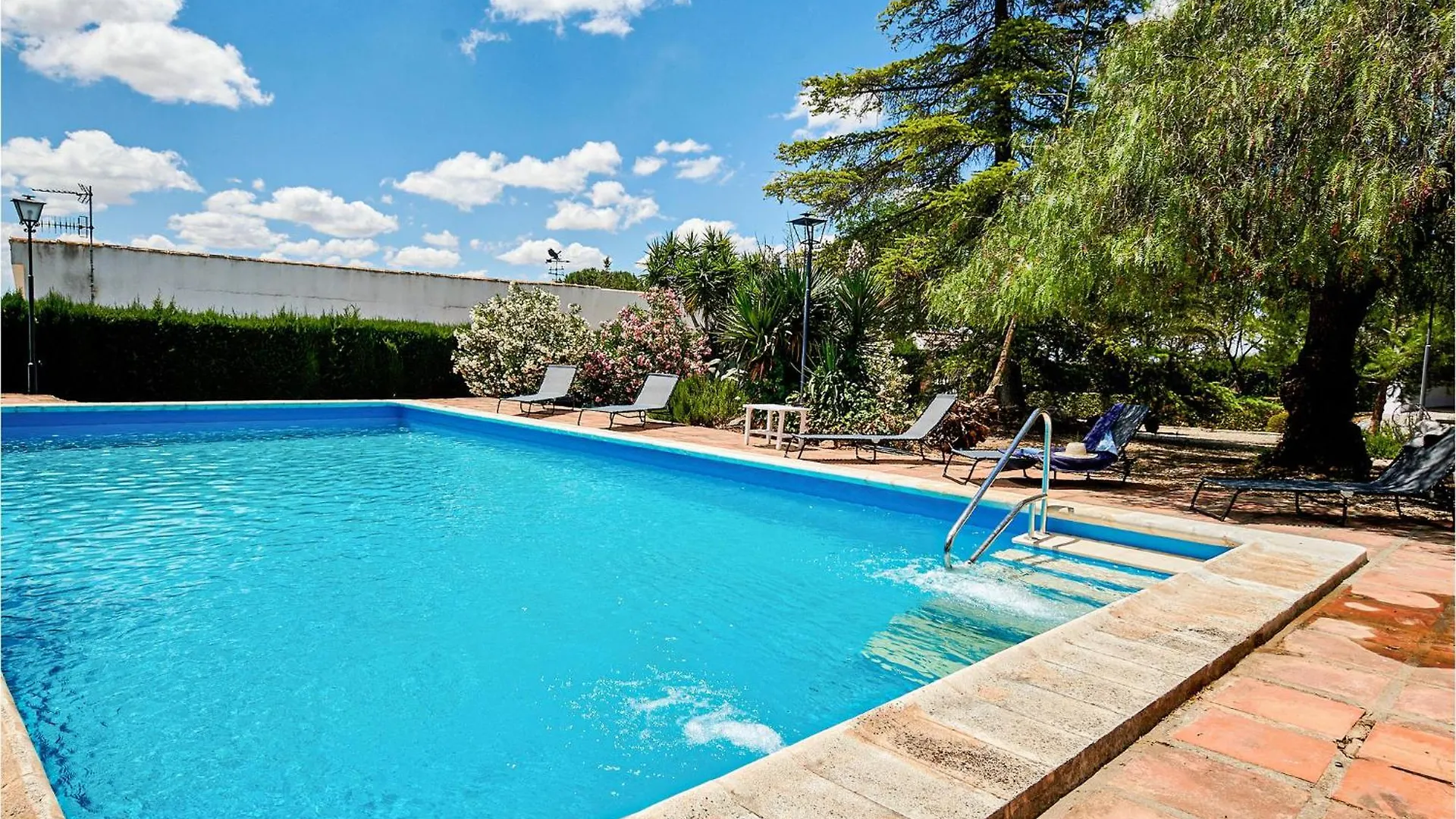 Amazing Home In Lucena With Outdoor Swimming Pool スペイン